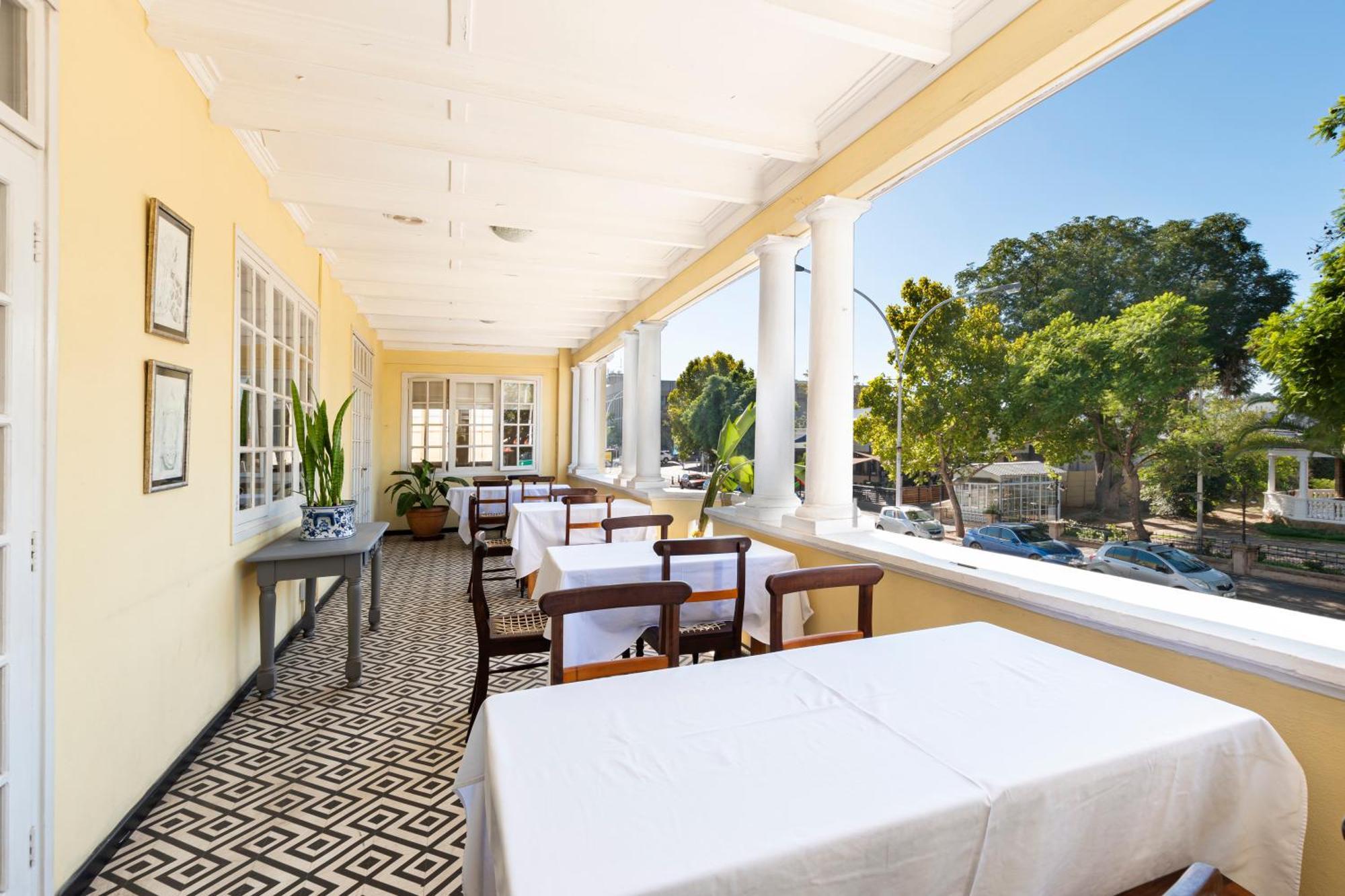 Queen'S Hotel By Bon Hotels Oudtshoorn Exteriér fotografie