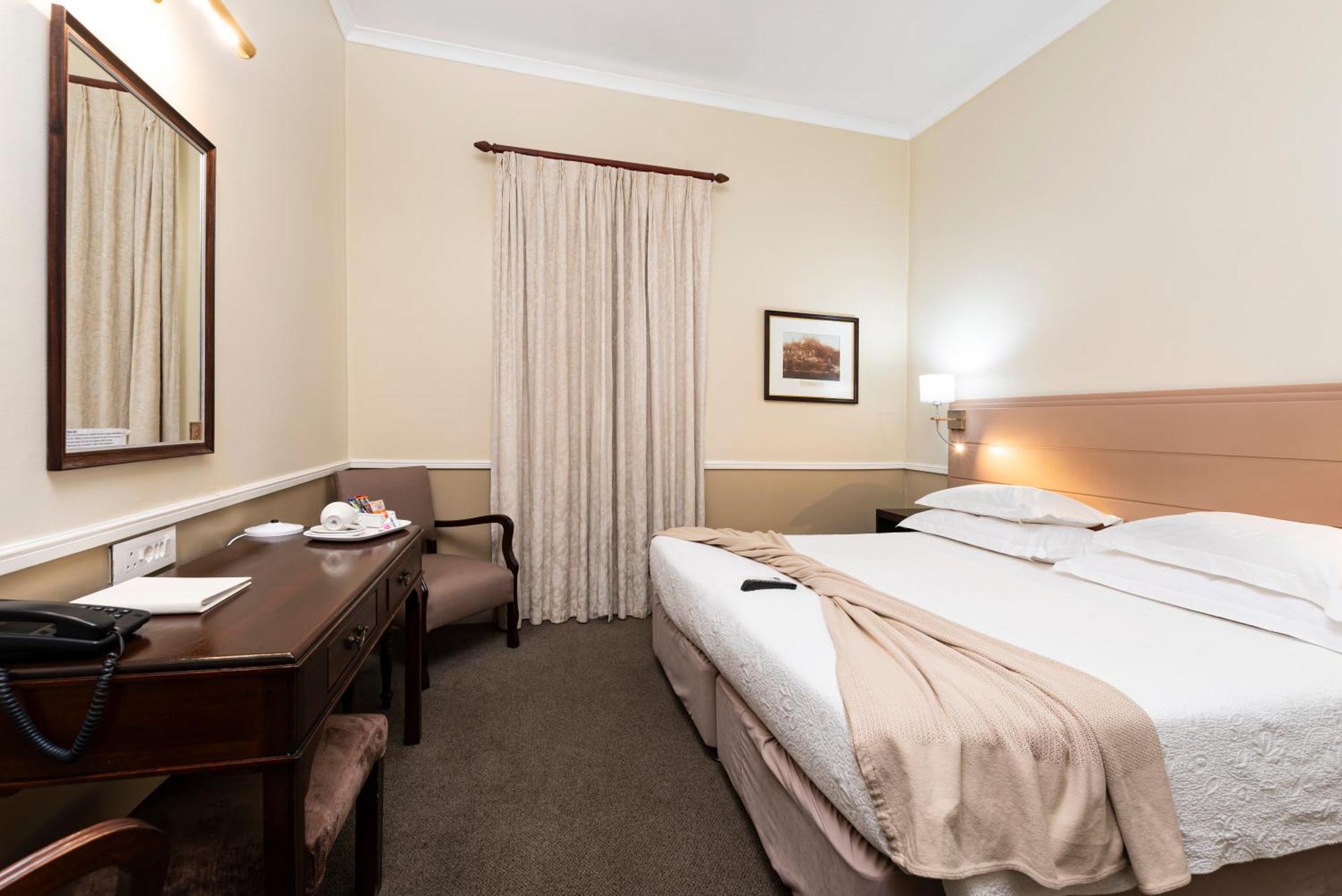 Queen'S Hotel By Bon Hotels Oudtshoorn Exteriér fotografie