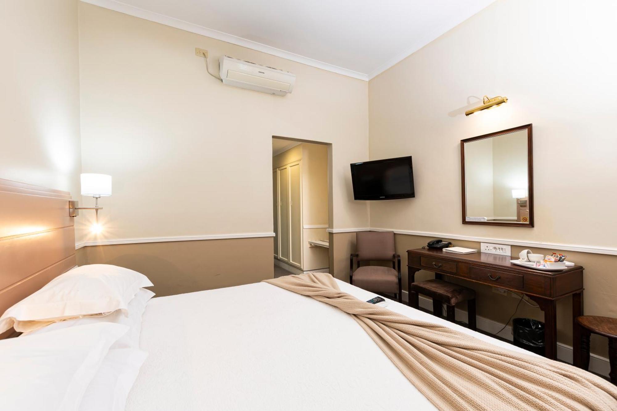 Queen'S Hotel By Bon Hotels Oudtshoorn Exteriér fotografie